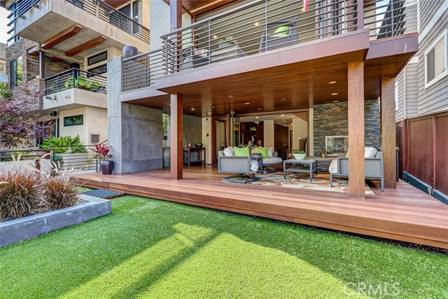 Detail Gallery Image 3 of 47 For 436 32nd St., Manhattan Beach,  CA 90266 - 4 Beds | 4 Baths