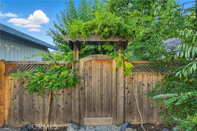 Detail Gallery Image 41 of 46 For 19453 Mountain Meadow North, Hidden Valley Lake,  CA 95467 - 3 Beds | 2 Baths