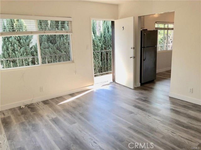 Detail Gallery Image 4 of 10 For 26006 Pennsylvania Ave #4,  Lomita,  CA 90717 - 2 Beds | 1/1 Baths