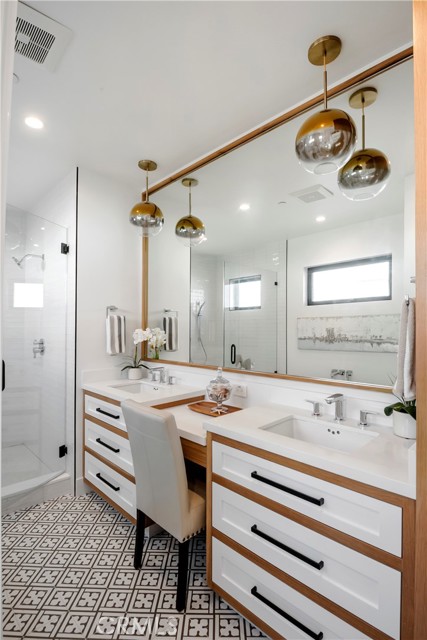 544 Helberta Avenue, Redondo Beach, California 90277, 4 Bedrooms Bedrooms, ,2 BathroomsBathrooms,Residential,Sold,Helberta,SB21084737