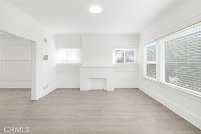 Detail Gallery Image 5 of 23 For 550 N Kenmore Ave #1/2,  Los Angeles,  CA 90004 - 2 Beds | 1 Baths