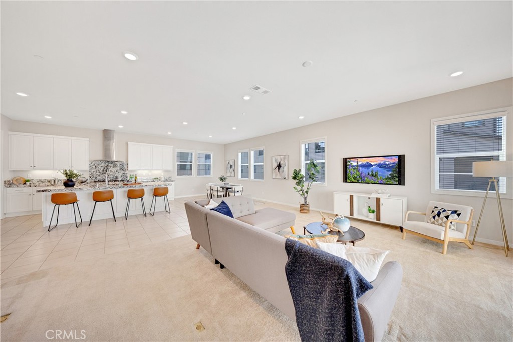 E6900b1d 65e8 4c6a 878a 7115f645d58f