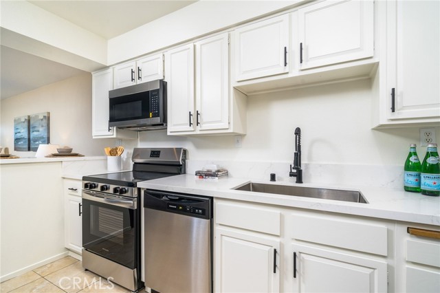 Detail Gallery Image 9 of 25 For 3652 Towne Park Cir, Pomona,  CA 91767 - 3 Beds | 2/1 Baths