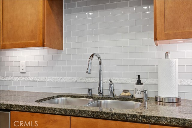 300 E 4th Street, Long Beach CA: https://media.crmls.org/medias/e69081ad-bdcd-43b3-a2b2-45fb6f1eb501.jpg