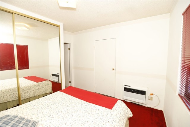 13006 Jefferson Avenue, Hawthorne CA: https://media.crmls.org/medias/e6911402-75b6-487c-8ec9-7085ae82187c.jpg