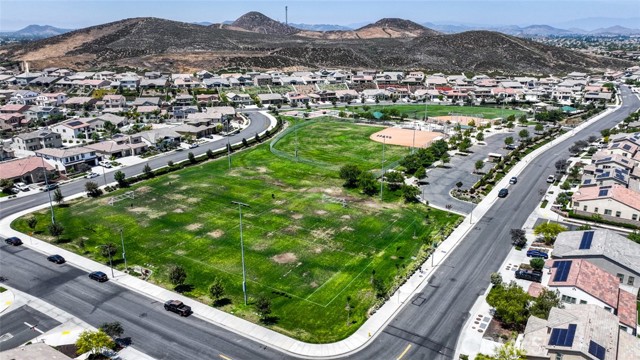 31134 Bay Horse Way, Menifee CA: https://media.crmls.org/medias/e691a87d-7bfd-48f3-9608-a013b151d64b.jpg