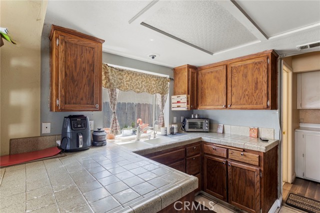 Detail Gallery Image 8 of 21 For 2293 Medical Center Dr, Perris,  CA 92571 - 3 Beds | 2/1 Baths