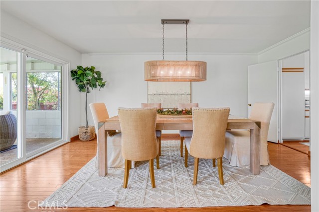 28231 Trailriders Drive, Rancho Palos Verdes CA: https://media.crmls.org/medias/e692524d-72c5-4173-b9de-303160efabf9.jpg