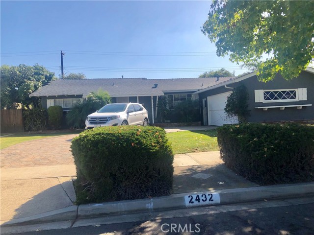 2432 College Dr, Costa Mesa, CA 92626