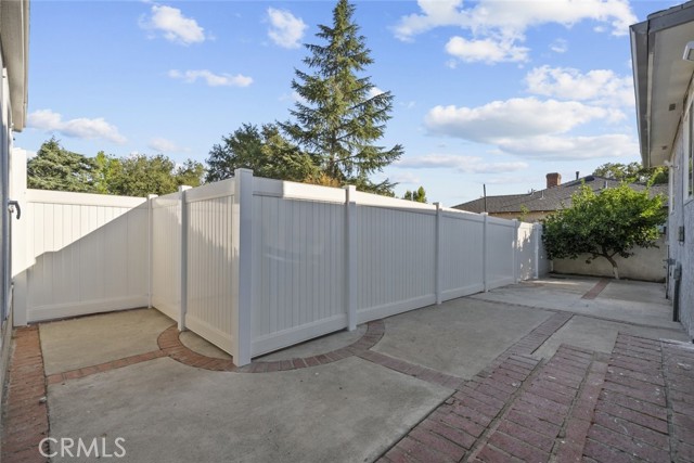 4718 La Crescenta Avenue, La Crescenta CA: https://media.crmls.org/medias/e693f129-547c-4fbb-81ef-667c18a27747.jpg
