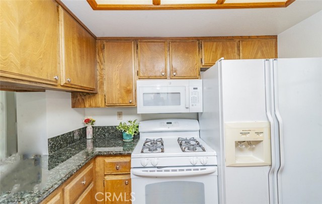 1182 N Sunflower Avenue, Covina CA: https://media.crmls.org/medias/e695a1fa-29ed-44fc-b921-f46ba7f754d7.jpg