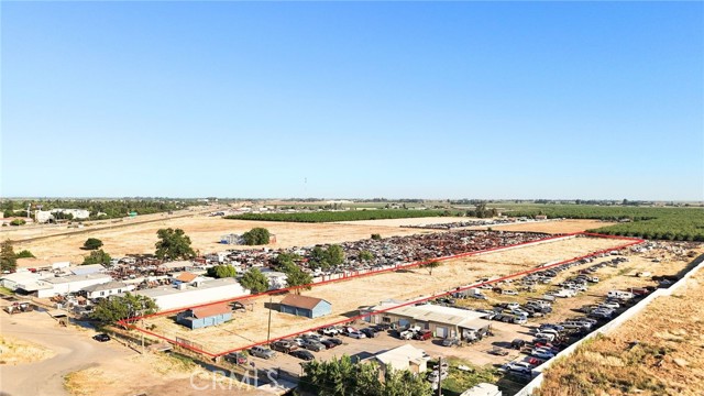 1250 E Childs Avenue, Merced CA: https://media.crmls.org/medias/e695c0fd-83f9-49f8-a4d2-60695667e49a.jpg