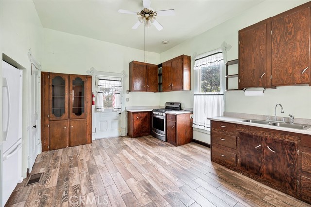 Detail Gallery Image 11 of 38 For 306 W 5th St, Perris,  CA 92570 - 2 Beds | 1 Baths