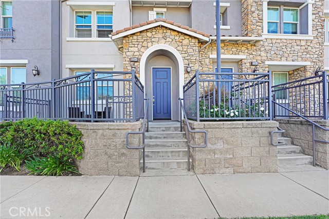 Detail Gallery Image 2 of 23 For 2234 Winifred #2,  Simi Valley,  CA 93063 - 3 Beds | 2/1 Baths