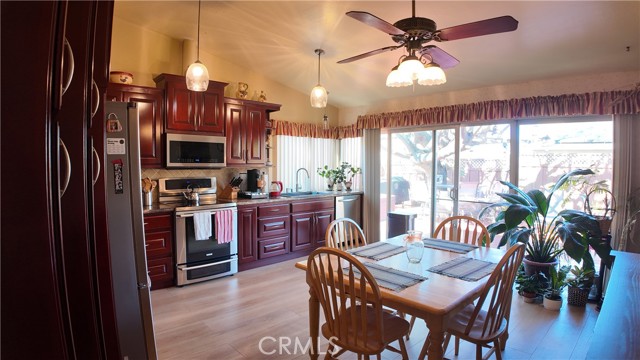 Detail Gallery Image 4 of 22 For 227 Burning Tree Dr, San Jose,  CA 95119 - 4 Beds | 2 Baths