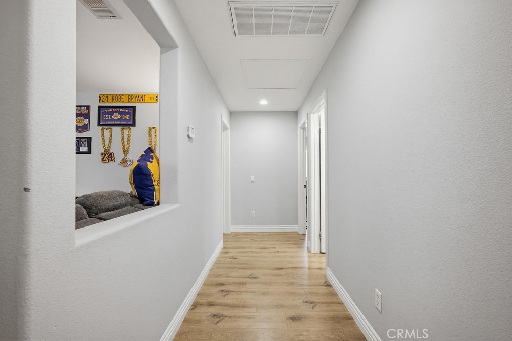 https://media.crmls.org/medias/e698cb33-71b7-4fe5-8122-2d891cf3ad0c.jpg?preset=X-Large