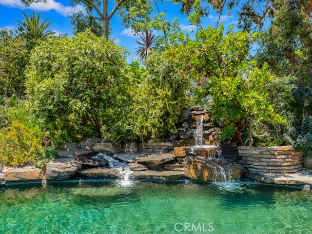10335 Sylvia Avenue, Porter Ranch CA: https://media.crmls.org/medias/e698df4f-7704-4981-aba1-0237f03158fd.jpg