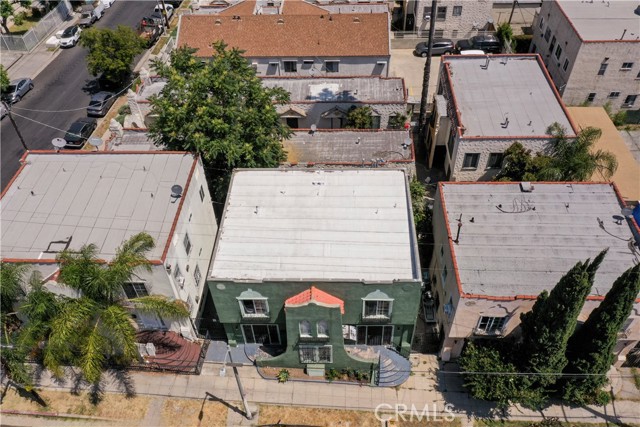 2945 W 11th Street, Los Angeles CA: https://media.crmls.org/medias/e699b066-c375-4ff5-b7b0-8642a27500b7.jpg