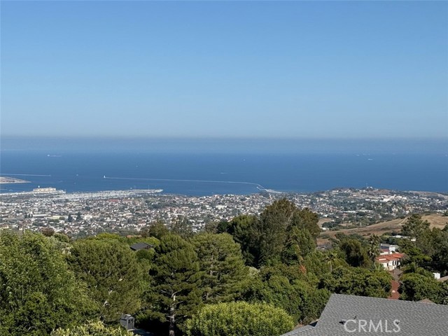3111 Deluna Drive, Rancho Palos Verdes CA: https://media.crmls.org/medias/e69a38eb-237d-4d0f-86e8-de8b8a66cf5b.jpg