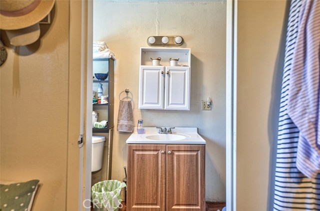 140 Inca Drive, Soledad CA: https://media.crmls.org/medias/e69acaf5-8dd5-4d78-adeb-6d3e66cac582.jpg