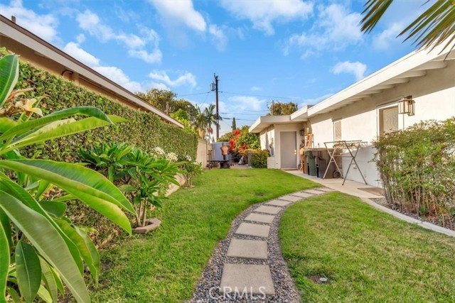 1640 W Ricky Avenue, Anaheim CA: https://media.crmls.org/medias/e69af098-6738-4a92-9261-fcbd39b89719.jpg