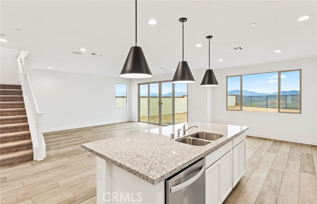 4166 Merrifield Street, Lake Elsinore CA: https://media.crmls.org/medias/e69b1152-d96e-4793-8752-9ef3515b7ea7.jpg