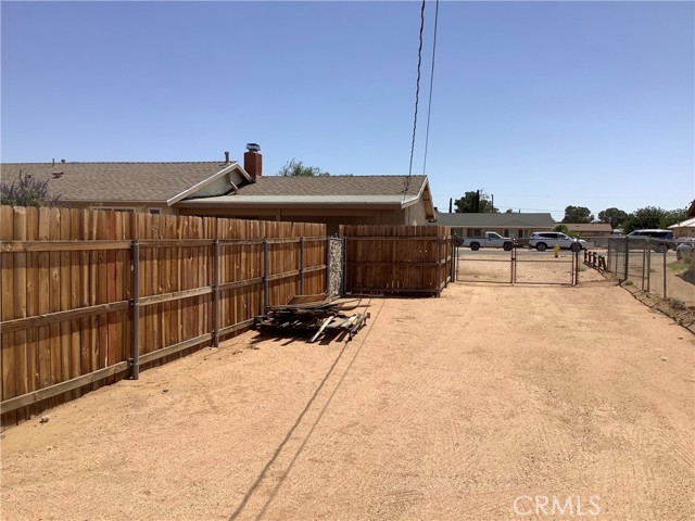 10578 Jamul Road, Apple Valley CA: https://media.crmls.org/medias/e69b7c5b-3fee-4b44-aa09-458b27f94c52.jpg
