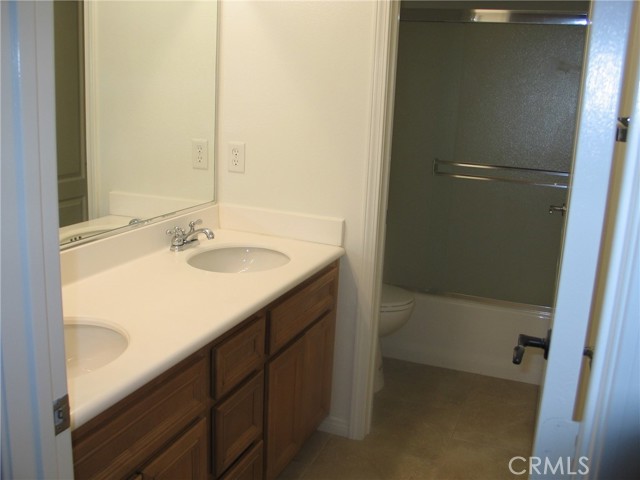 27720 Elderberry Street, Murrieta CA: https://media.crmls.org/medias/e69b9b39-0efd-4cee-b95d-80c46277e998.jpg