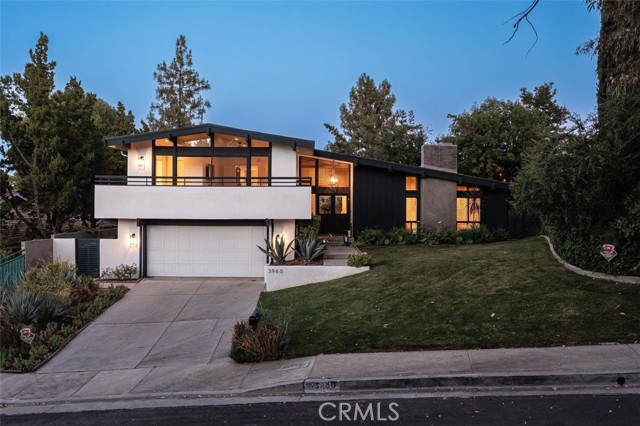 Detail Gallery Image 16 of 16 For 3960 Ellenita, Tarzana,  CA 91356 - 3 Beds | 3 Baths