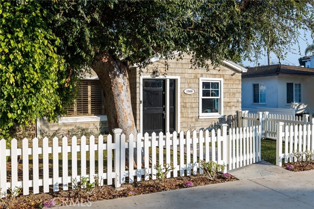 1500 Walnut Avenue, Manhattan Beach, California 90266, 3 Bedrooms Bedrooms, ,2 BathroomsBathrooms,Residential,Sold,Walnut,SB22011905