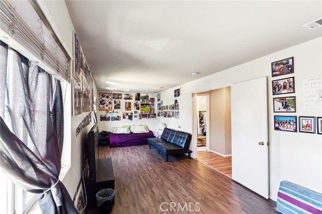 25880 Jumano Drive, Moreno Valley CA: https://media.crmls.org/medias/e69cfe90-b188-42a1-bf27-311de5eb3df1.jpg