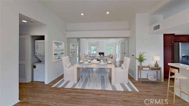 Detail Gallery Image 7 of 37 For 137 Corsica Dr, Newport Beach,  CA 92660 - 2 Beds | 1 Baths
