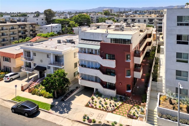 Detail Gallery Image 53 of 57 For 11845 Mayfield Ave #303,  Los Angeles,  CA 90049 - 2 Beds | 2/1 Baths