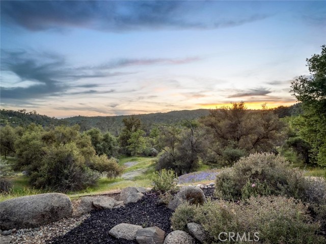 41797 River Knolls Way, Coarsegold CA: https://media.crmls.org/medias/e69db45c-4b16-440d-a1fa-39abb03b9f8b.jpg