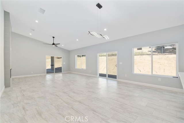 Detail Gallery Image 17 of 50 For 18756 Centennial St, Hesperia,  CA 92345 - 4 Beds | 3 Baths