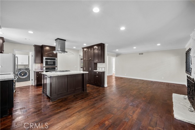 16431 Grayville, La Mirada CA: https://media.crmls.org/medias/e69ebac8-388a-485a-9e7c-de26b3f7d019.jpg