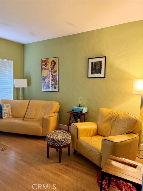 Detail Gallery Image 6 of 30 For 1607 Glenwood, Glendale,  CA 91201 - 2 Beds | 1 Baths