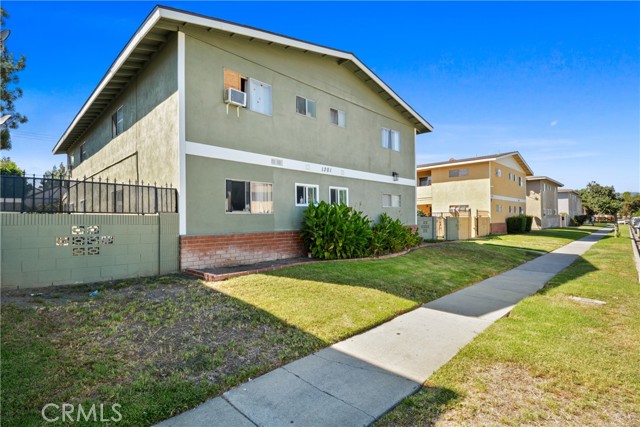 Detail Gallery Image 2 of 9 For 1301 Burwood, La Habra,  CA 90631 - – Beds | – Baths