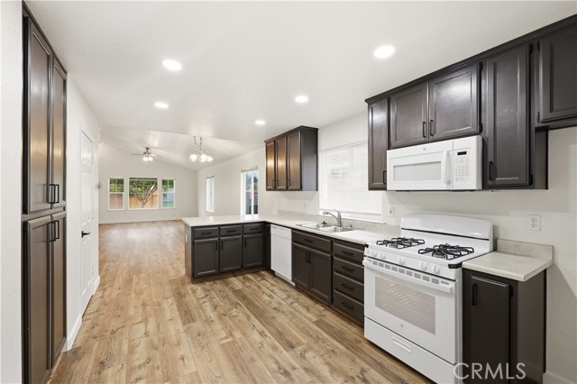 Detail Gallery Image 10 of 41 For 824 Valle Grande, Atwater,  CA 95301 - 3 Beds | 2 Baths