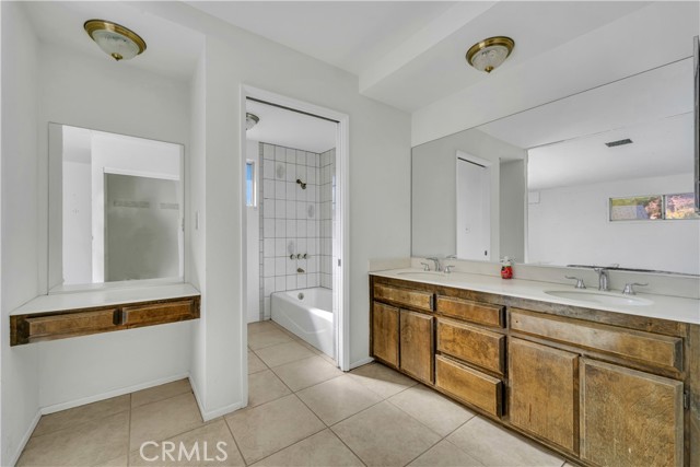 31427 Indian Oak Rd, Acton CA: https://media.crmls.org/medias/e6a060bb-4ada-431f-8264-bbc014d22a0d.jpg