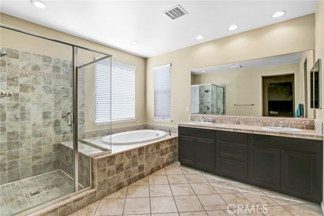 Detail Gallery Image 5 of 8 For 18125 Friendly Ln, Riverside,  CA 92508 - 4 Beds | 3/1 Baths