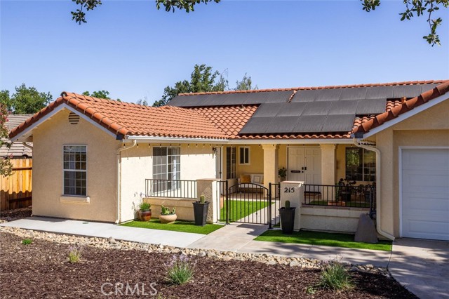 215 Meadowlark Road, Paso Robles CA: https://media.crmls.org/medias/e6a1c7ed-7905-4c0f-88e0-aed0bd26754d.jpg