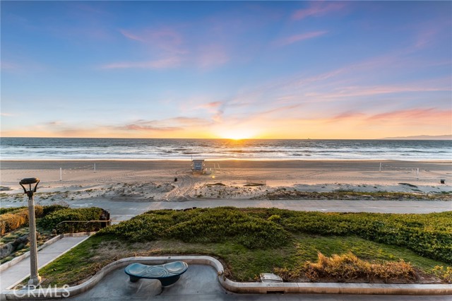 3000 The Strand, Manhattan Beach, California 90266, 3 Bedrooms Bedrooms, ,3 BathroomsBathrooms,Residential,Sold,The Strand,SB23028136