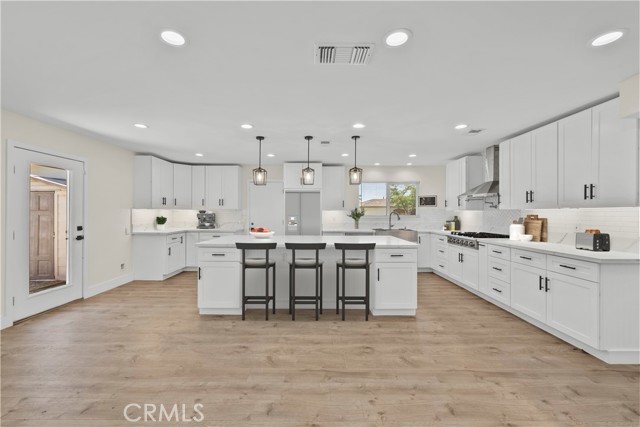 42835 Cinema Avenue, Lancaster CA: https://media.crmls.org/medias/e6a2f8f1-e38a-467c-b158-9c8ec8484567.jpg