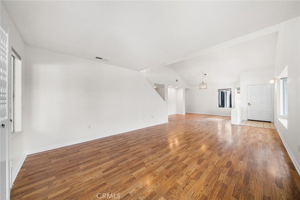 MLS #OC25270461 image #8