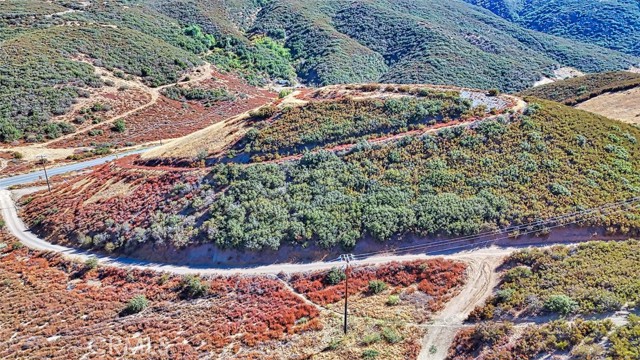 1 Bouquet Canyon Road, Palmdale CA: https://media.crmls.org/medias/e6a37134-ab27-492d-ab92-1097d4463a4d.jpg