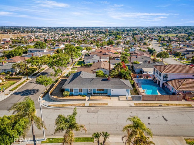511 E Los Amigos Avenue, Montebello CA: https://media.crmls.org/medias/e6a3bec5-4049-4272-8ef3-6911936d1b38.jpg