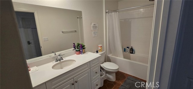 19427 Seeding Palace Circle, Riverside CA: https://media.crmls.org/medias/e6a43c11-4f4b-4d5d-bc58-eab1cdcaa7dd.jpg