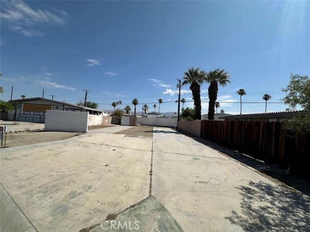 32060 Oakland, Thousand Palms CA: https://media.crmls.org/medias/e6a4bedf-4bd8-41c0-9b7b-f4c3a5d87bc4.jpg