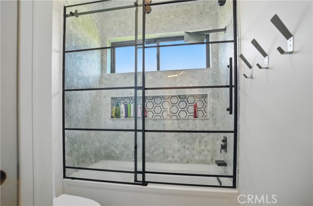 1901 E Sorrento Court, Merced CA: https://media.crmls.org/medias/e6a5074e-2971-4ed1-acec-79489de6c6b6.jpg